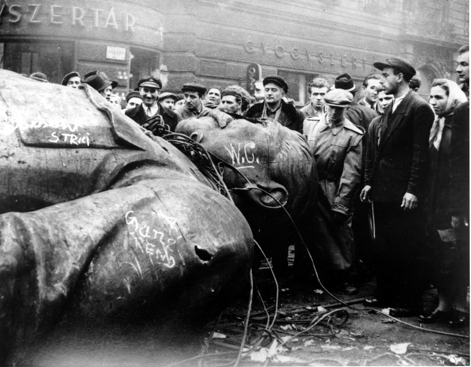 1956: Hungarian revolt